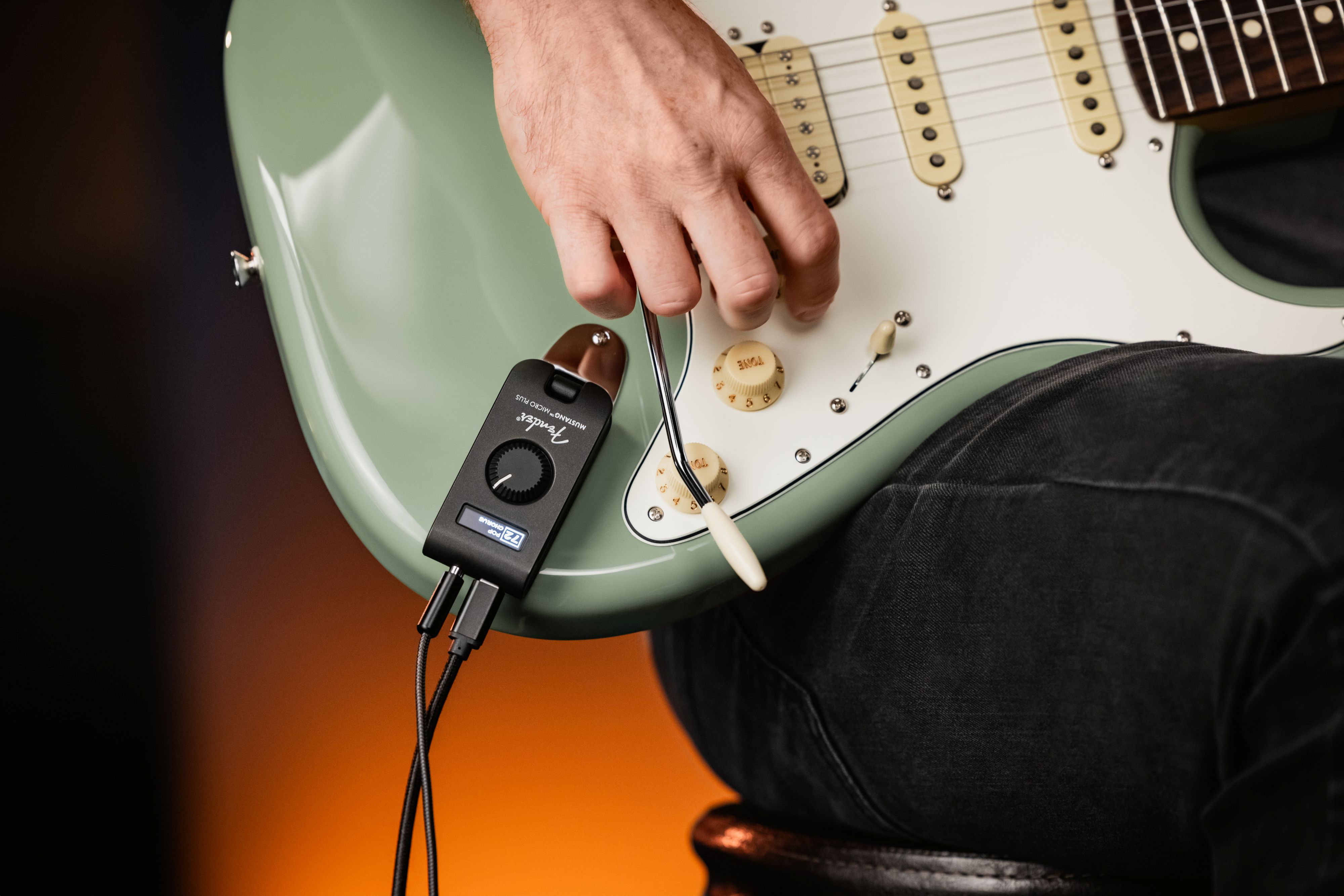Amazon.com: Fender Mustang Micro Plus Headphone Amplifier